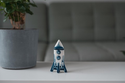 Магнит "Ракета с 2 космонавтами"