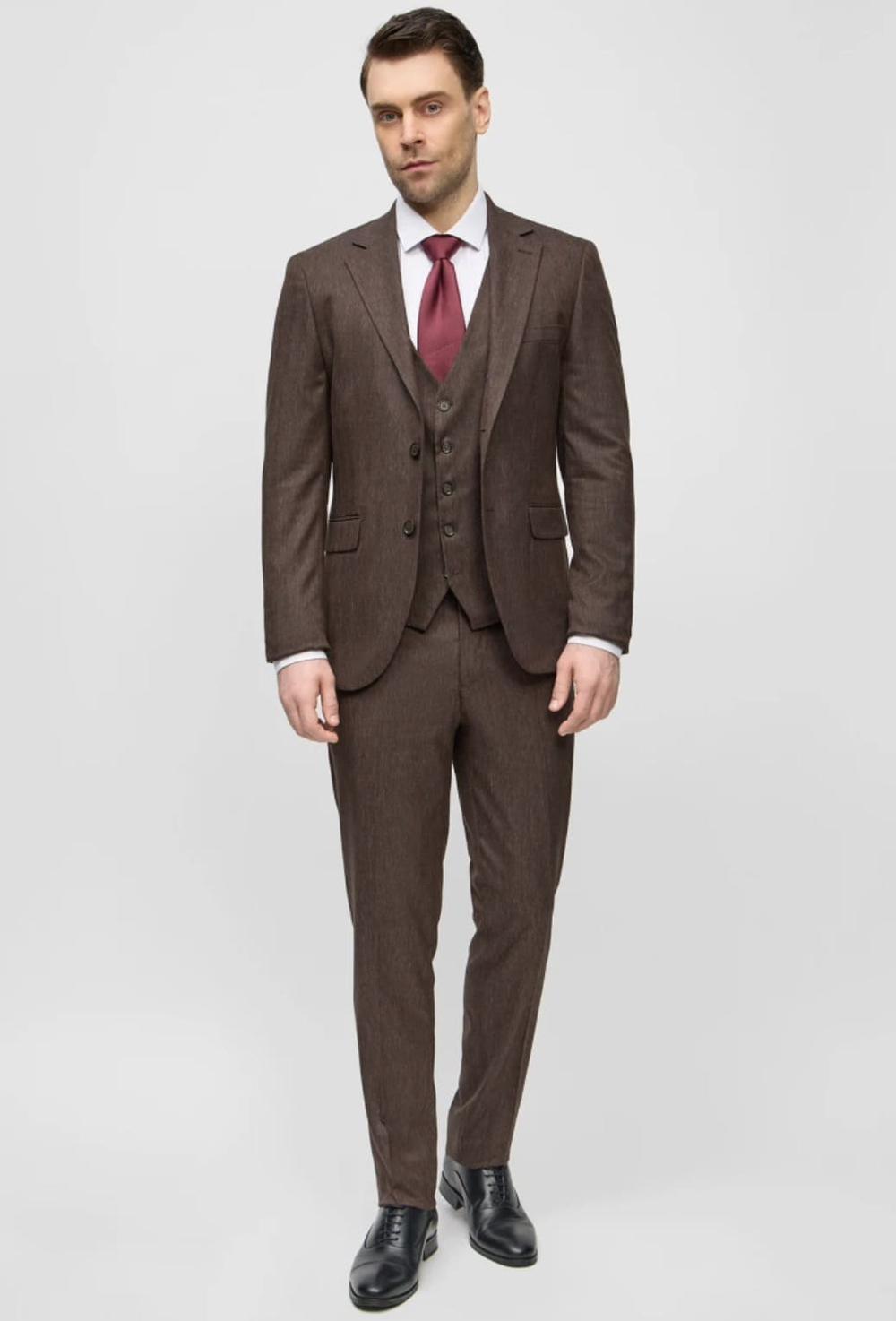 Мужской классический костюм (коричневый) В65