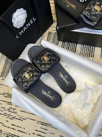 Женские шлепанцы Chanel черного цвета мягкие