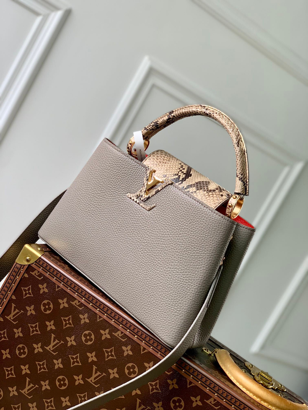 Louis Vuitton Capucines MM