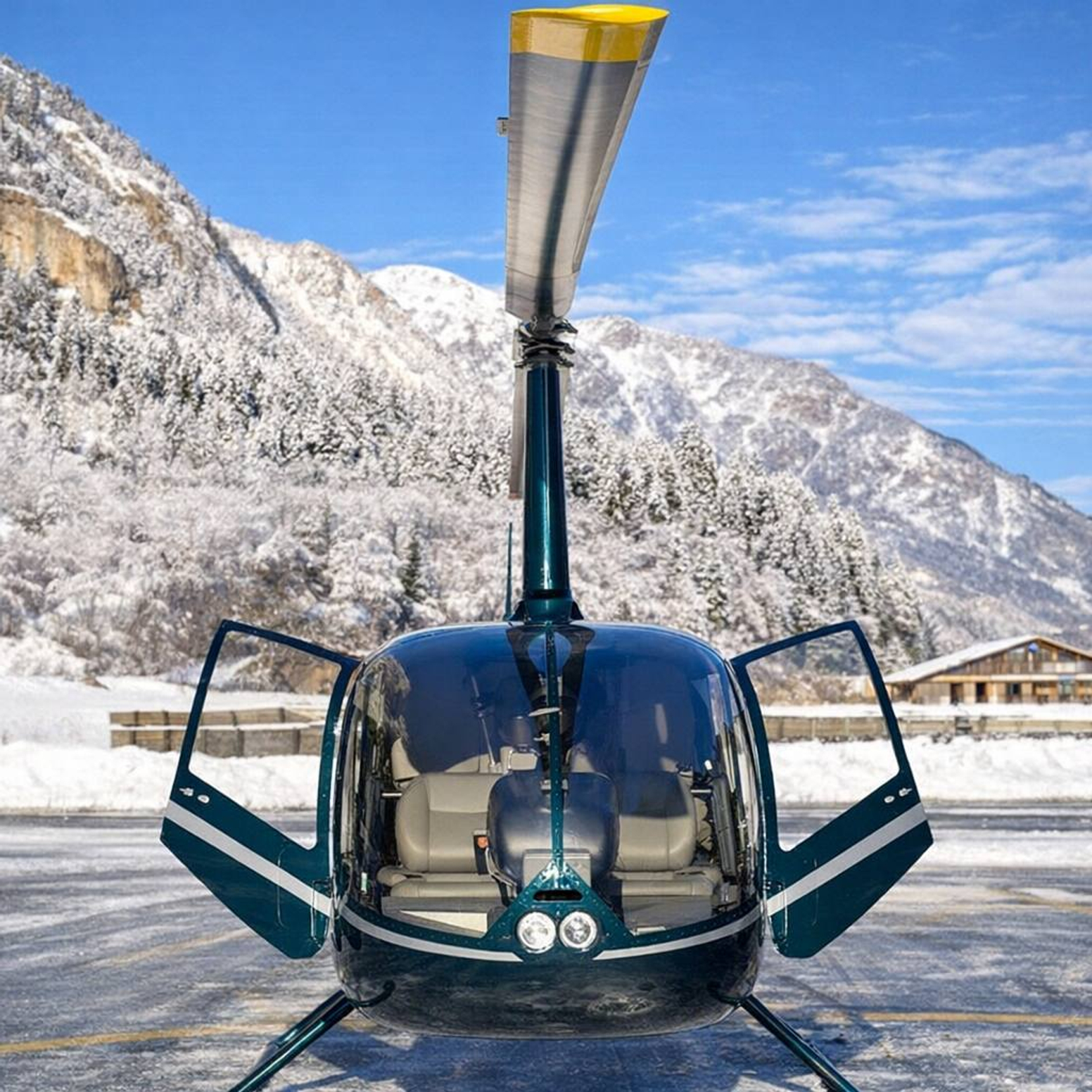 Подарок на день рождения — полет на вертолете