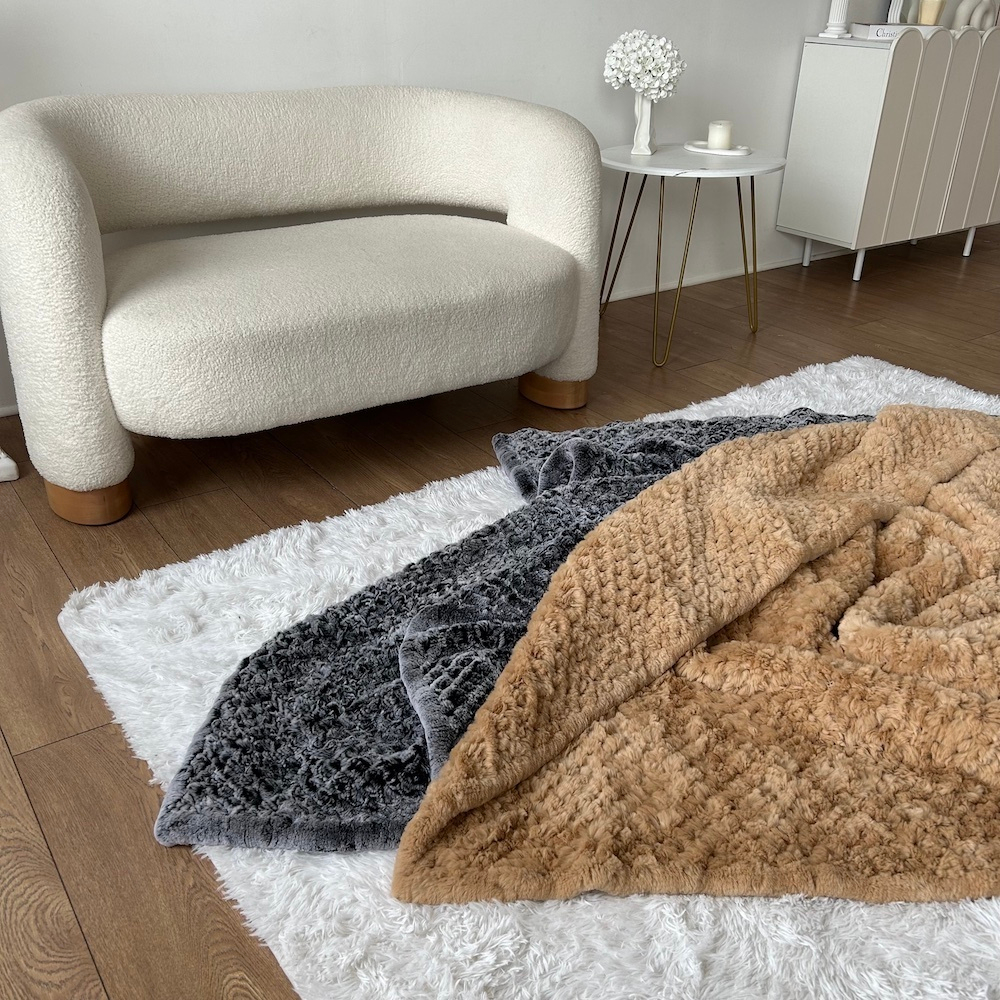 Вязаный плед из натурального меха рекс 240*220 см (бежевый однотонный)