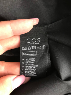 Платье Cos сдержанное, маркировка 42, визуально на 48 размер