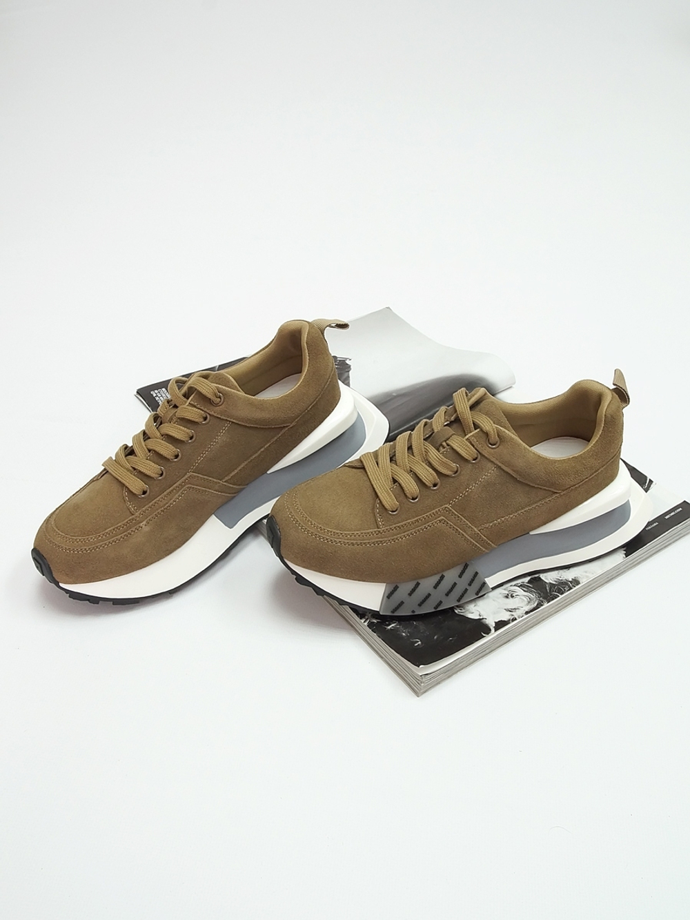 Кроссовки женские демисезонные