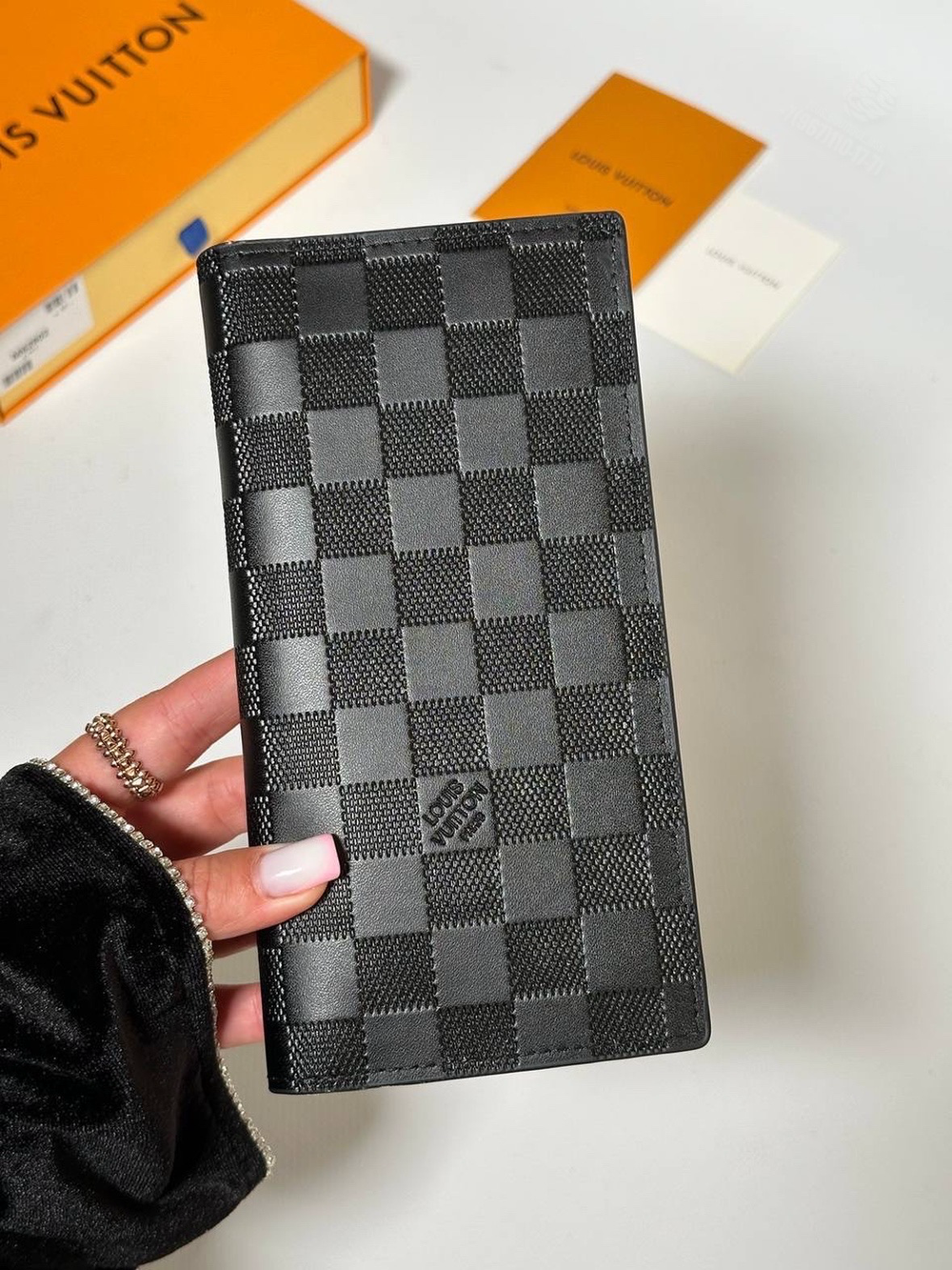 Бумажник Louis Vuitton Zippy