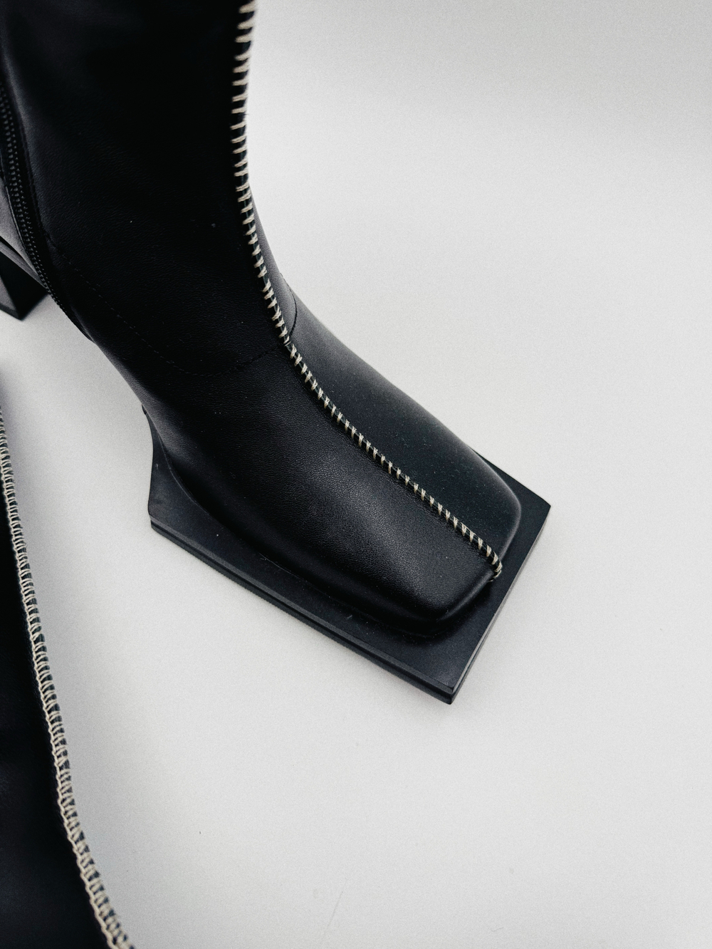 Ботильоны cо швом KIKI