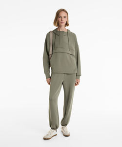 Oysho Брюки-джоггеры из ткани с модалом, светлый хаки