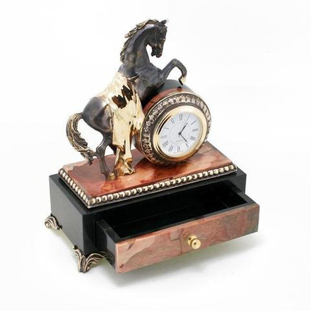 Часы со шкатулкой "Конь с попоной" яшма 180х100х220 мм 3000 гр.  R113151