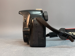 Canon 450D kit 18-55mm 3.5-5.6 IS 19.800 кадров с дефектом