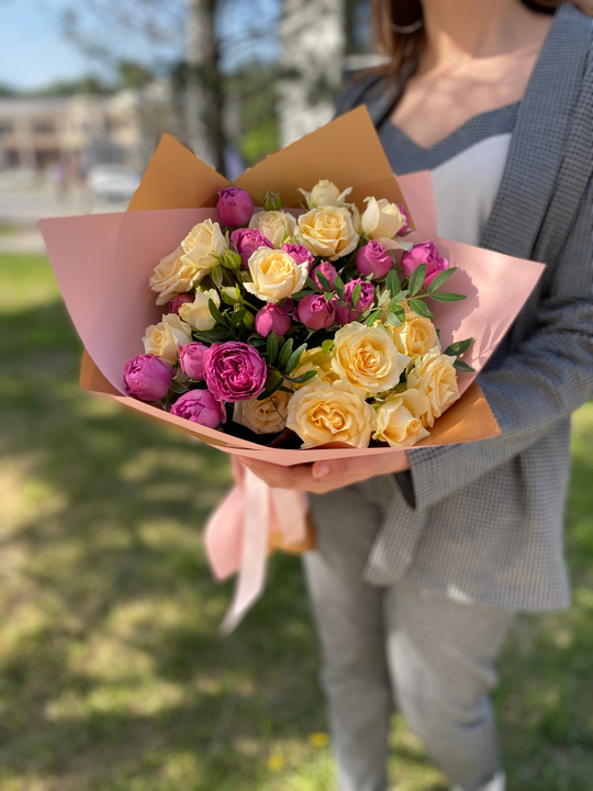 Букет кустовая роза S