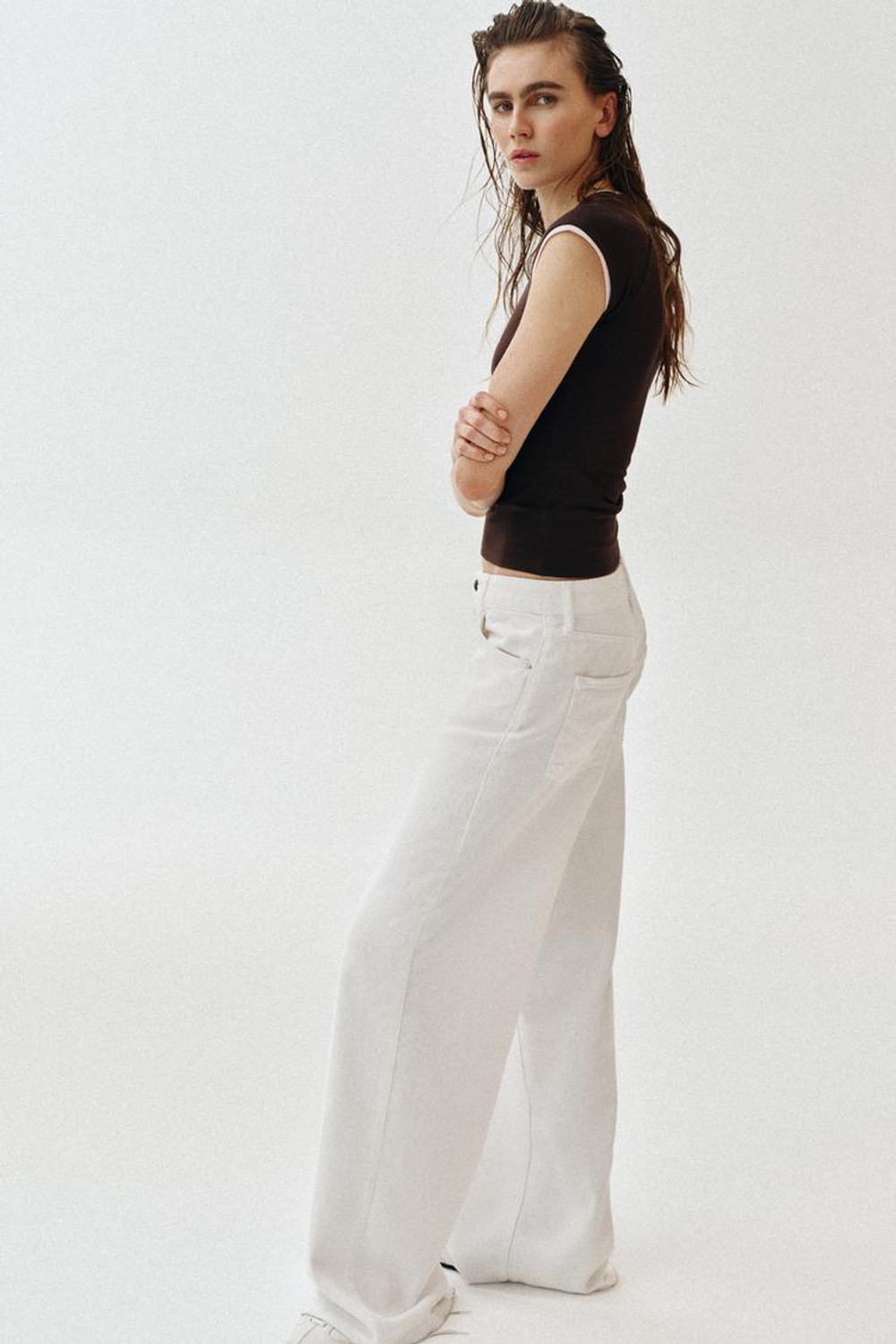 ZARA ФУТБОЛКА С ЭФФЕКТОМ ДВОЙНОГО РУКАВА, ШОКОЛАДНЫЙ