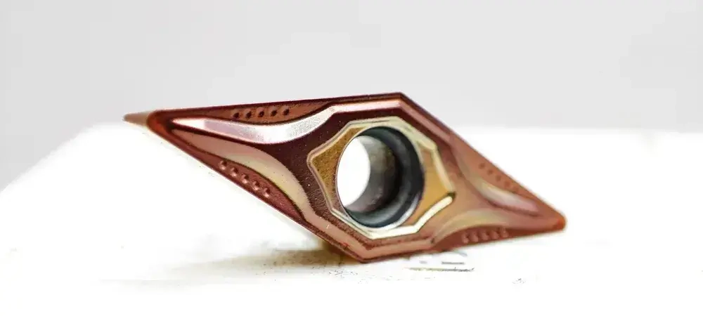 Пластина VBMT110304 LF6118 DESKAR 1 штука