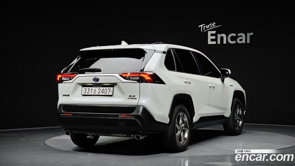 Toyota RAV4 5 Generation 2.5 2WD Hybrid (01.2021)