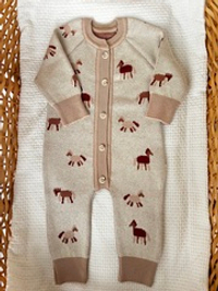Комбинезон вязаный (лошадки)