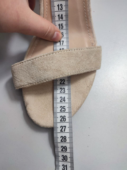 Туфли Erynn на каблуке 40 размер