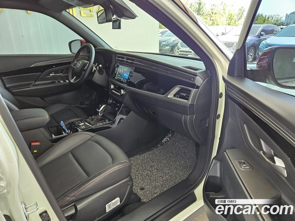 KG Mobility (Ssangyong) Beautiful Korando Бензин 1.5 2WD R-플러스 (06.2022)