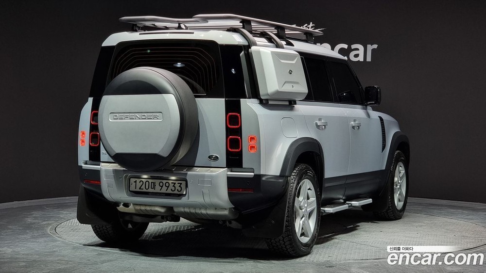 Land Rover Defender (L663) 110 D250 SE (09.2022)