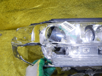 Битая Фара правая Toyota Land Cruiser 200 (2015-2021) LED