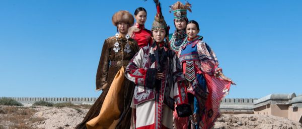 Дизайнеры этнической одежды из 9 стран представили коллекции в Туркестане