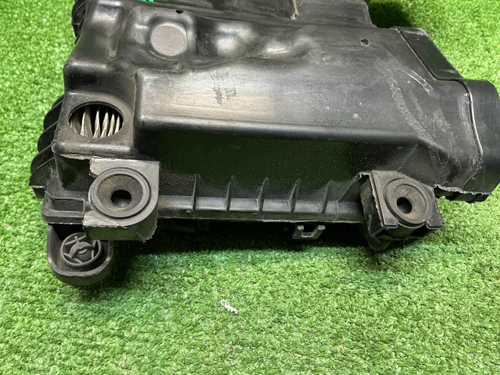 Корпус воздушного фильтра Mercedes C w205 (14-23)