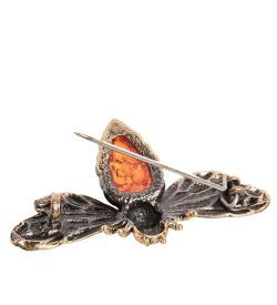 AM-2365 Брошь «Мотылек путь к свету» (латунь, янтарь)