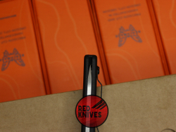 Нож Spyderco Endura Black C10PBK - спуски от середины, черная рукоять