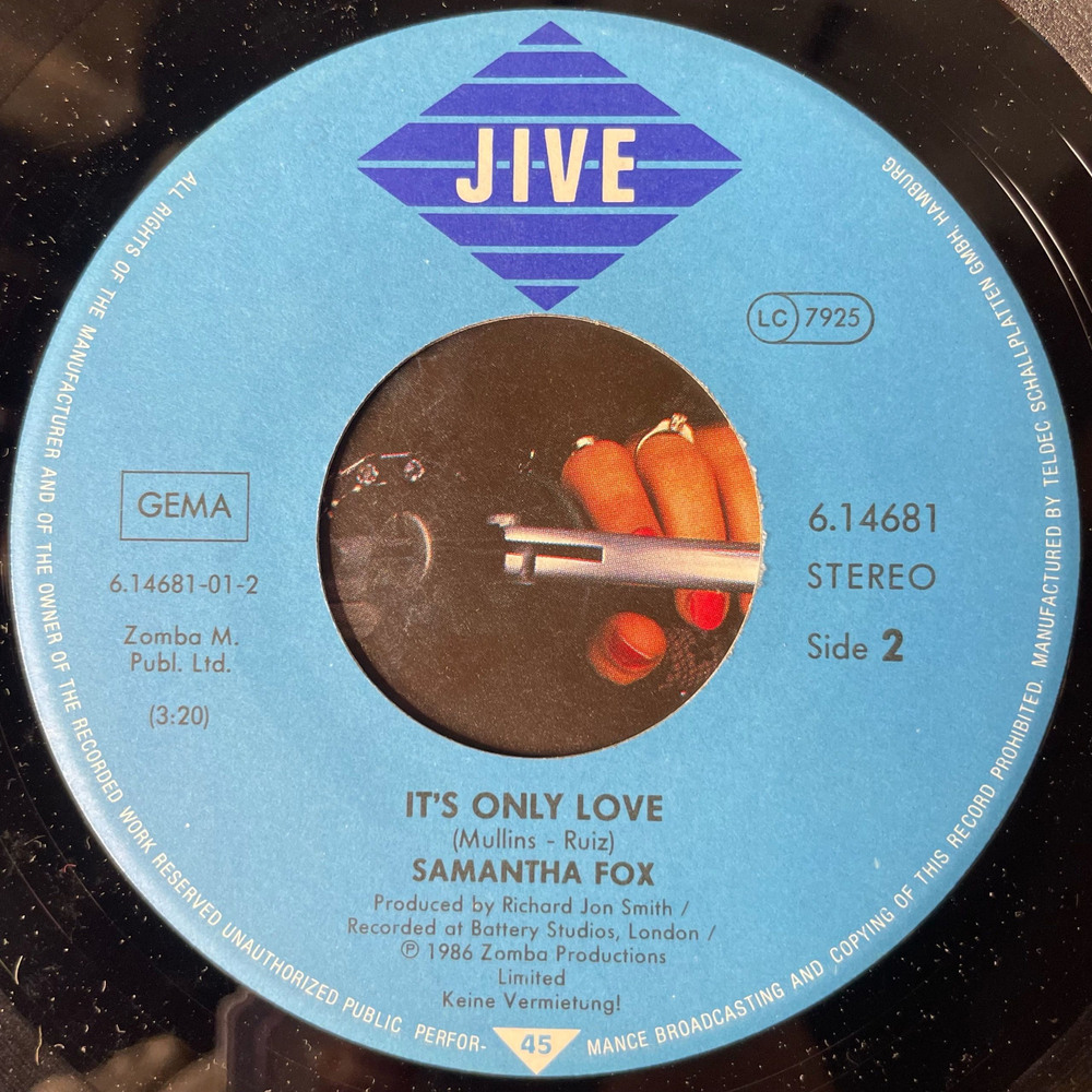 Винтажная виниловая пластинка 7 дюймов (маленькая пластинка) Samantha Fox Hold On Tight (Германия 1986)