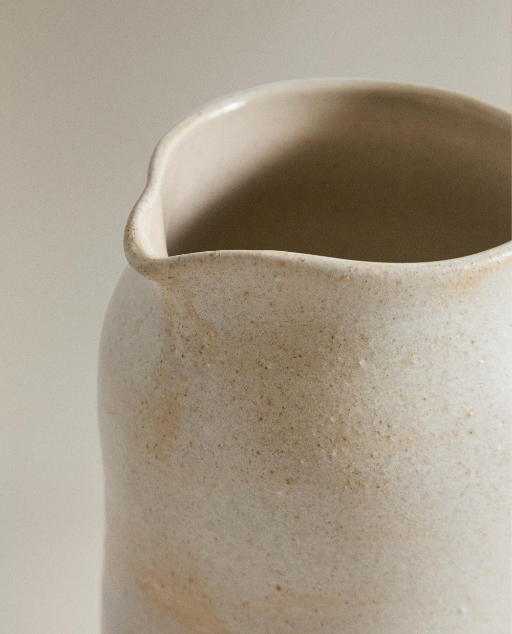 Zara Home кувшин из каменной керамики, цвет бежевый, 19 см