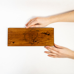 Деревянная разделочная доска из цельного куска древесины сибирского кедра для мяса с гравировкой "мясо" RD27