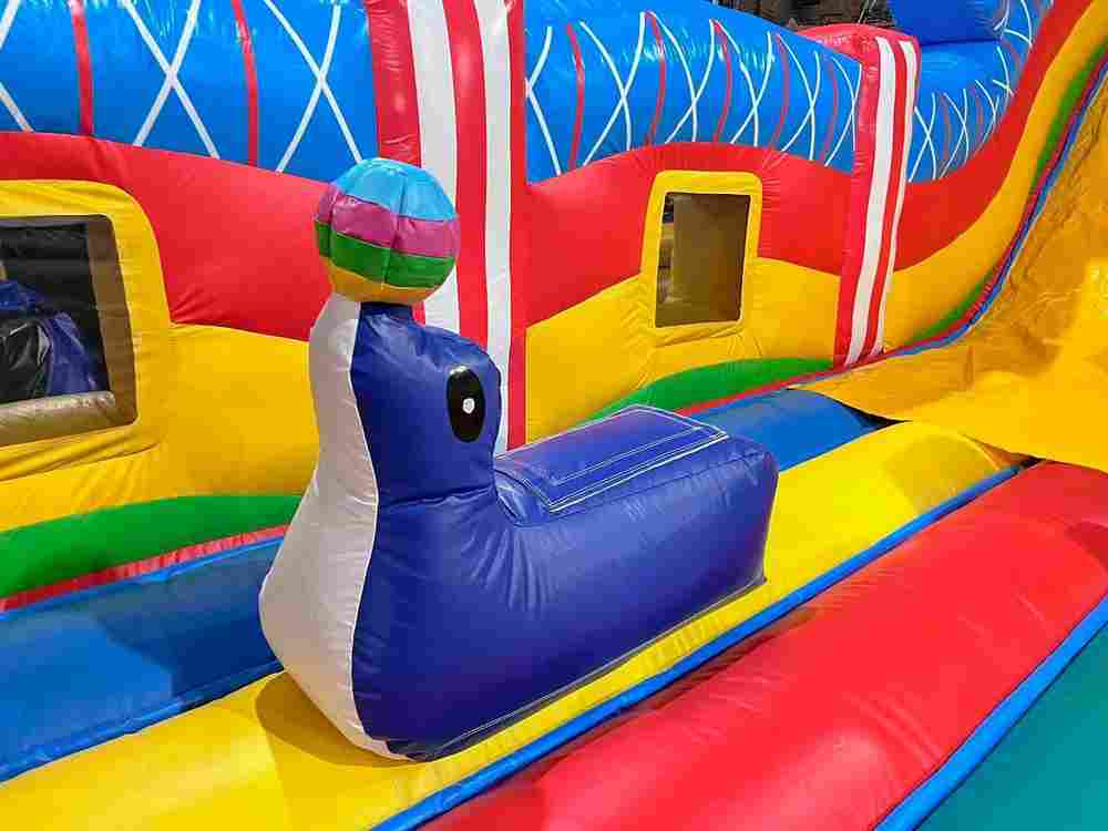 Коммерческий надувной батут «Парк развлечений», 14x6x7 м.