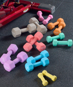 УЦЕНКА Гантель неопреновая STARFIT DB-201 5 кг, тепло-серый пастель