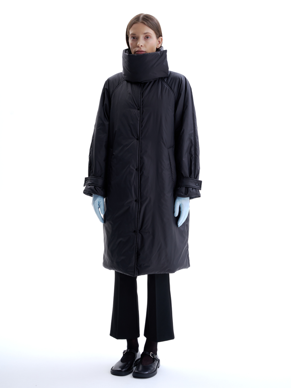 Утепленное пальто со съемным шарфом