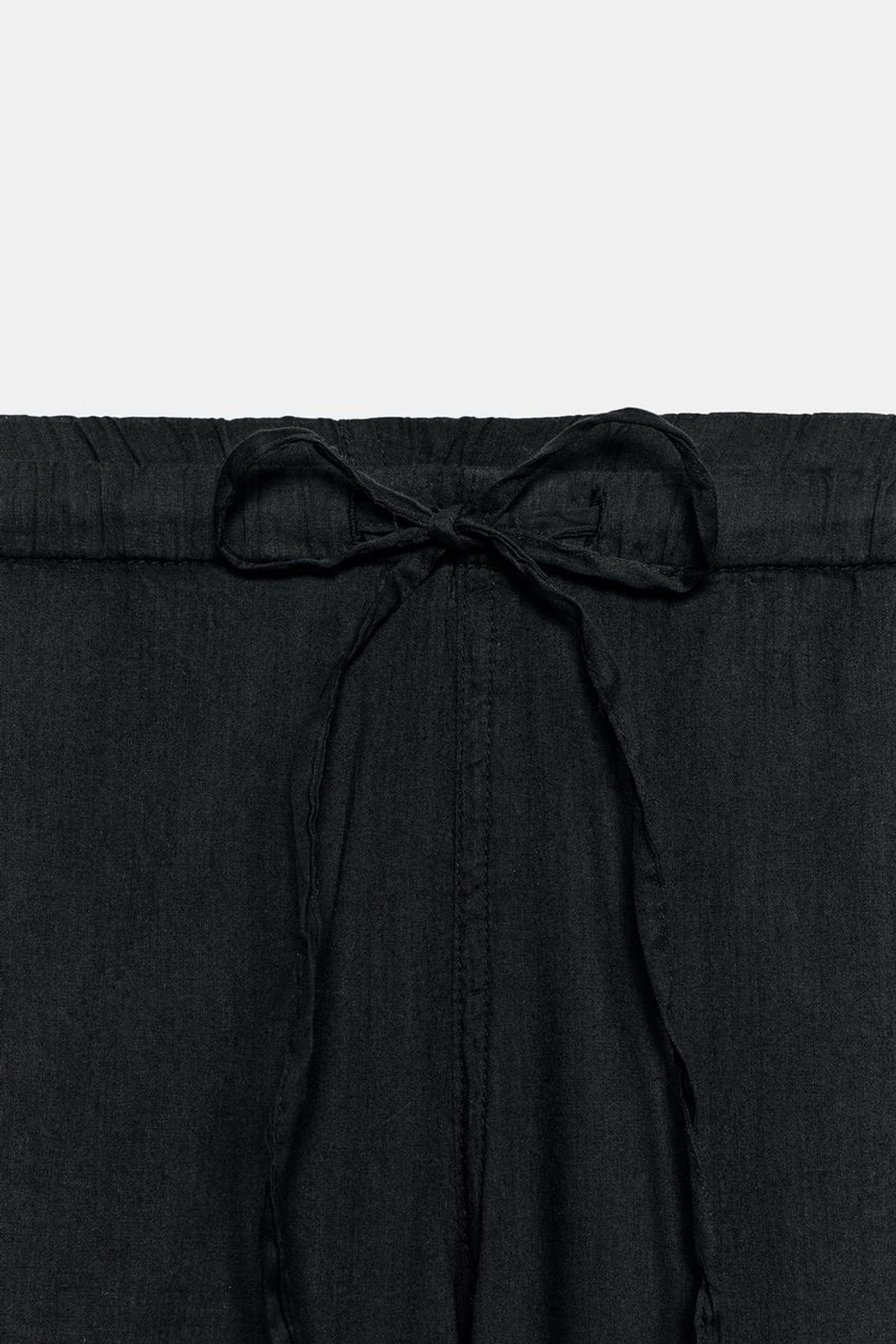 ZARA БРЮКИ СТРУЯЩЕГОСЯ КРОЯ С ДЕКОРАТИВНЫМИ ШВАМИ, ЧЕРНЫЙ