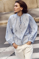Блузка с аппликацией и вышивкой - ZARA