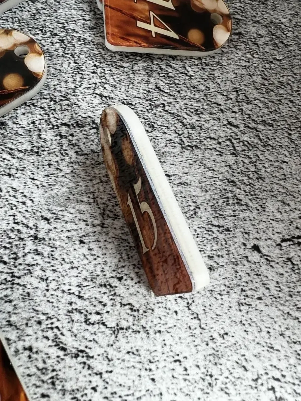 Номерки для гардероба акрил 3х5 см