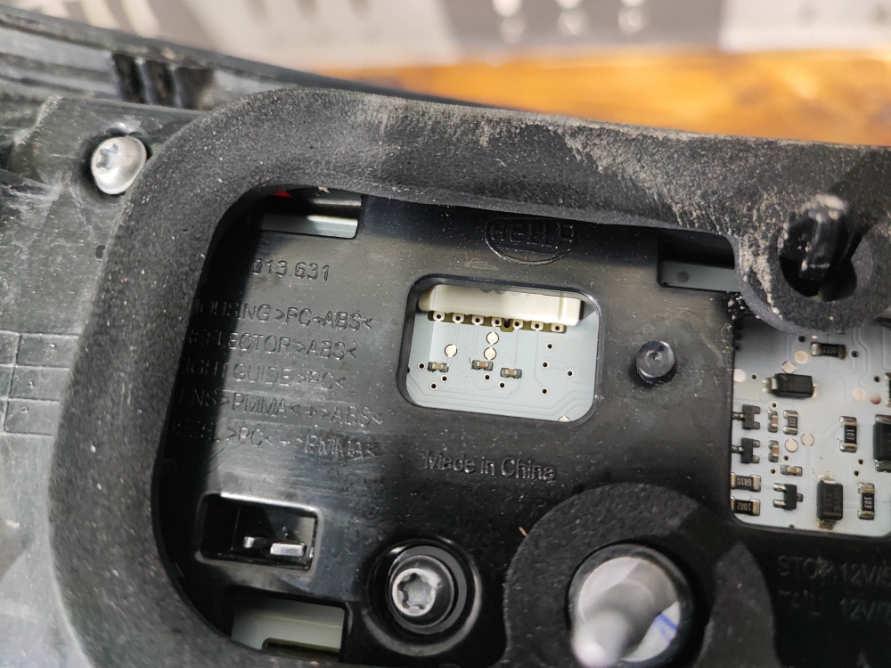 Фонарь задний центральный Exeed TXL 20-нв Б/У Оригинал 605000048AAASR