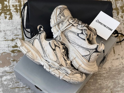Balenciaga Wmns 3XL Sneaker Worn-Out - Beige