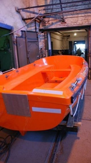 Шлюпка дежурная ДШ-6