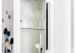 Витрина Вестра белый шагрень