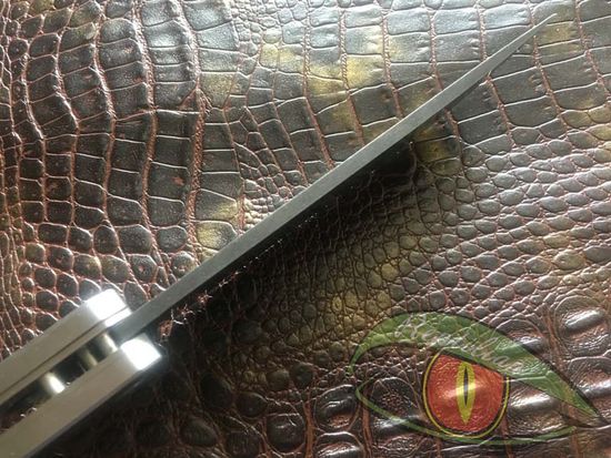 Складной нож Reptilian Пчак-1 red c клинком из стали D2, рукоять карбон