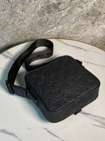 Сумка-мессенджер Louis Vuitton