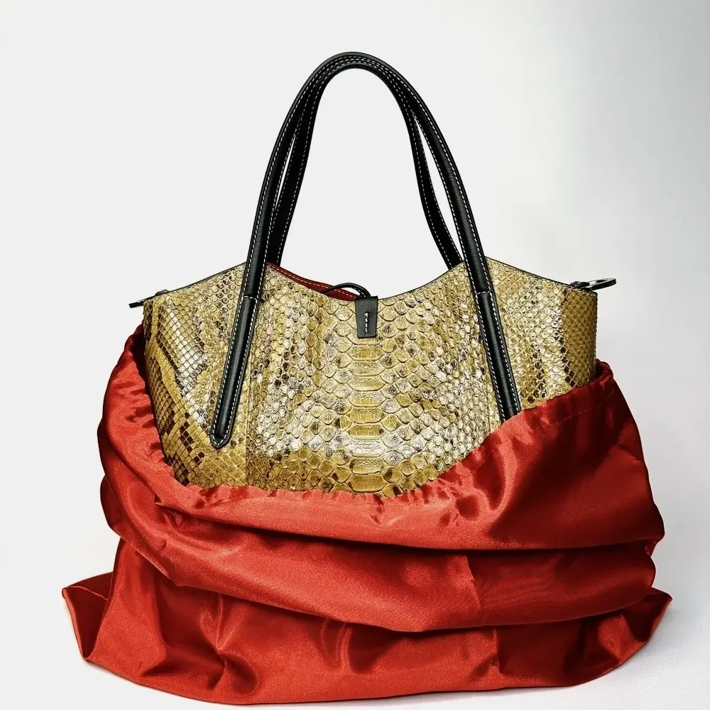 Сумка из натурального питона бежево-песочного цвета