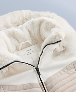 Oysho Водонепроницаемая куртка Primaloft® SKI с цветными блоками, супероблегающая, черный