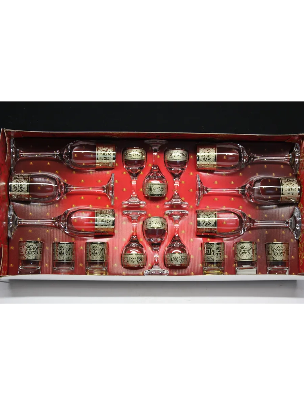 Подарочный набор 18 предметов с бокалом