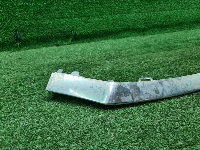 Молдинг бампера RH Mercedes C w205 (14-18) AMG