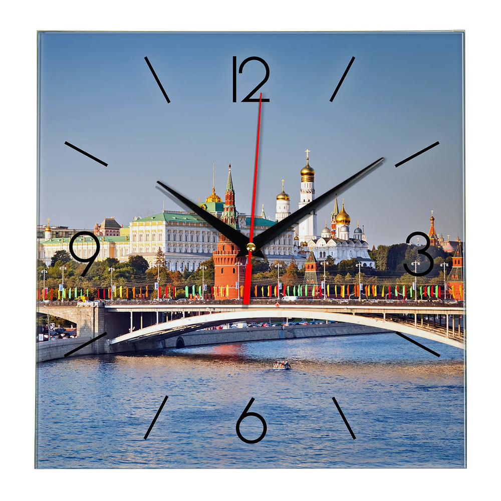 Часы с видом на Кремль Москва 18 02