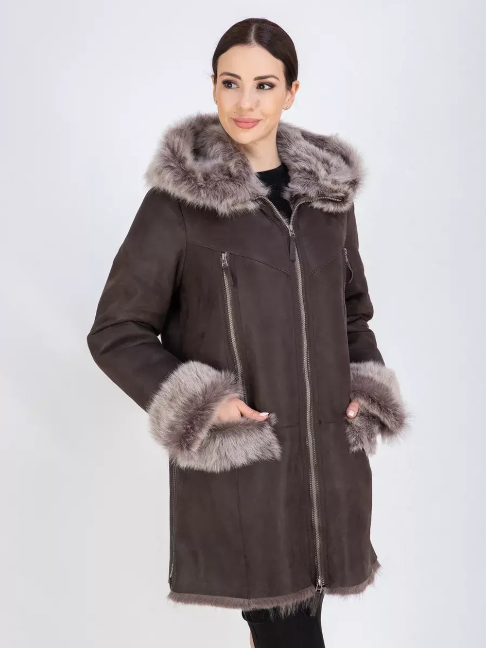 Дубленка натуральная с капюшоном зимняя