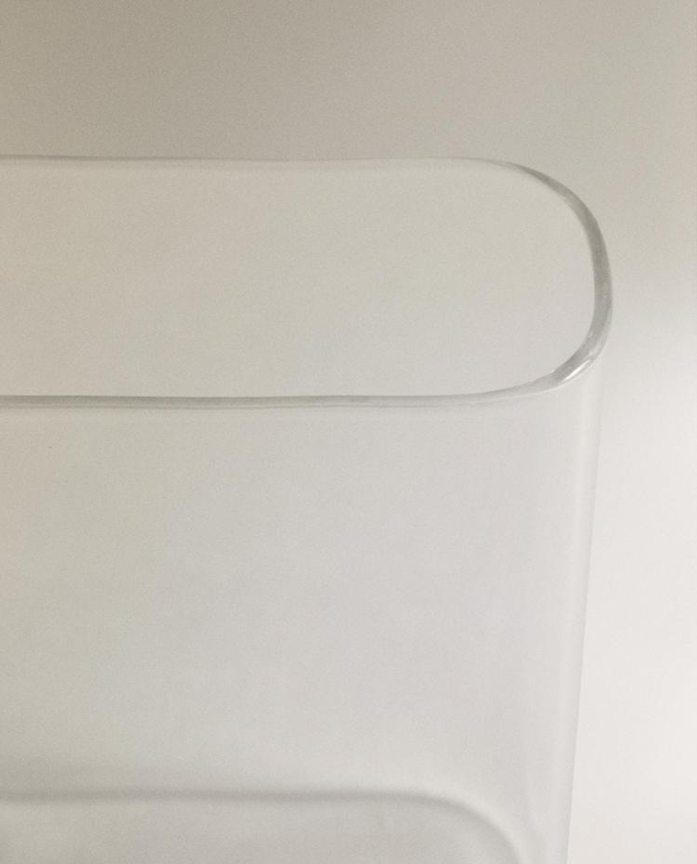 ZARA HOME СТАКАН ДЛЯ ЗУБНЫХ ЩЕТОК ИЗ БОРОСИЛИКАТНОГО СТЕКЛА, ПРОЗРАЧНЫЙ