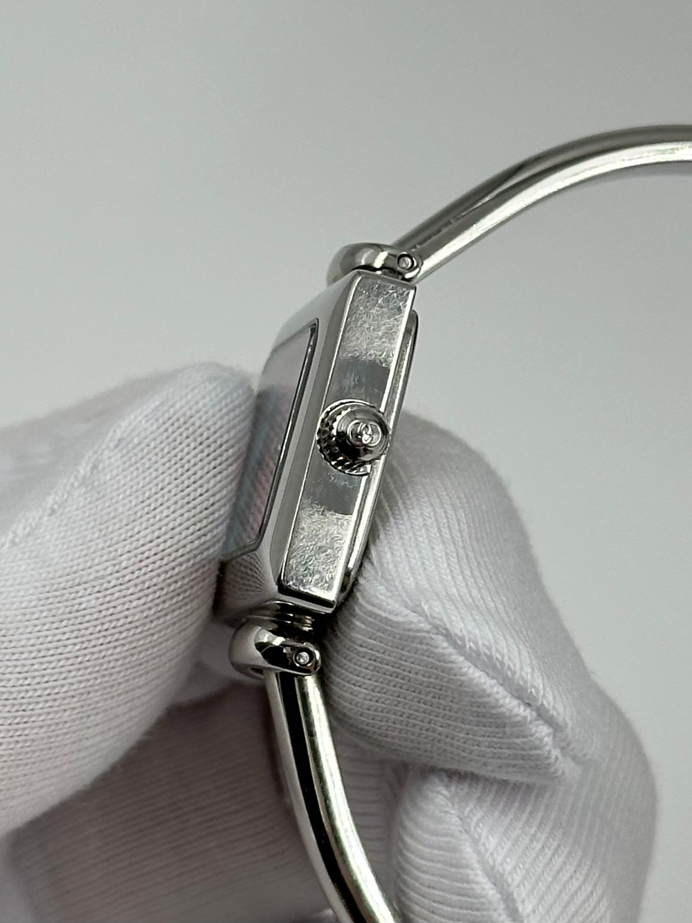 Часы Gucci 1900L
