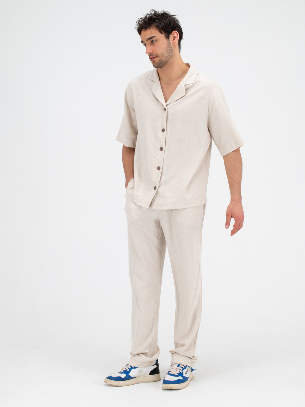 Костюм льняной с брюками. Песок